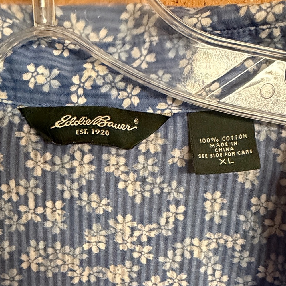Eddie Bauer Blue Floral Button-Front Shirt - Picture 2 of 5
